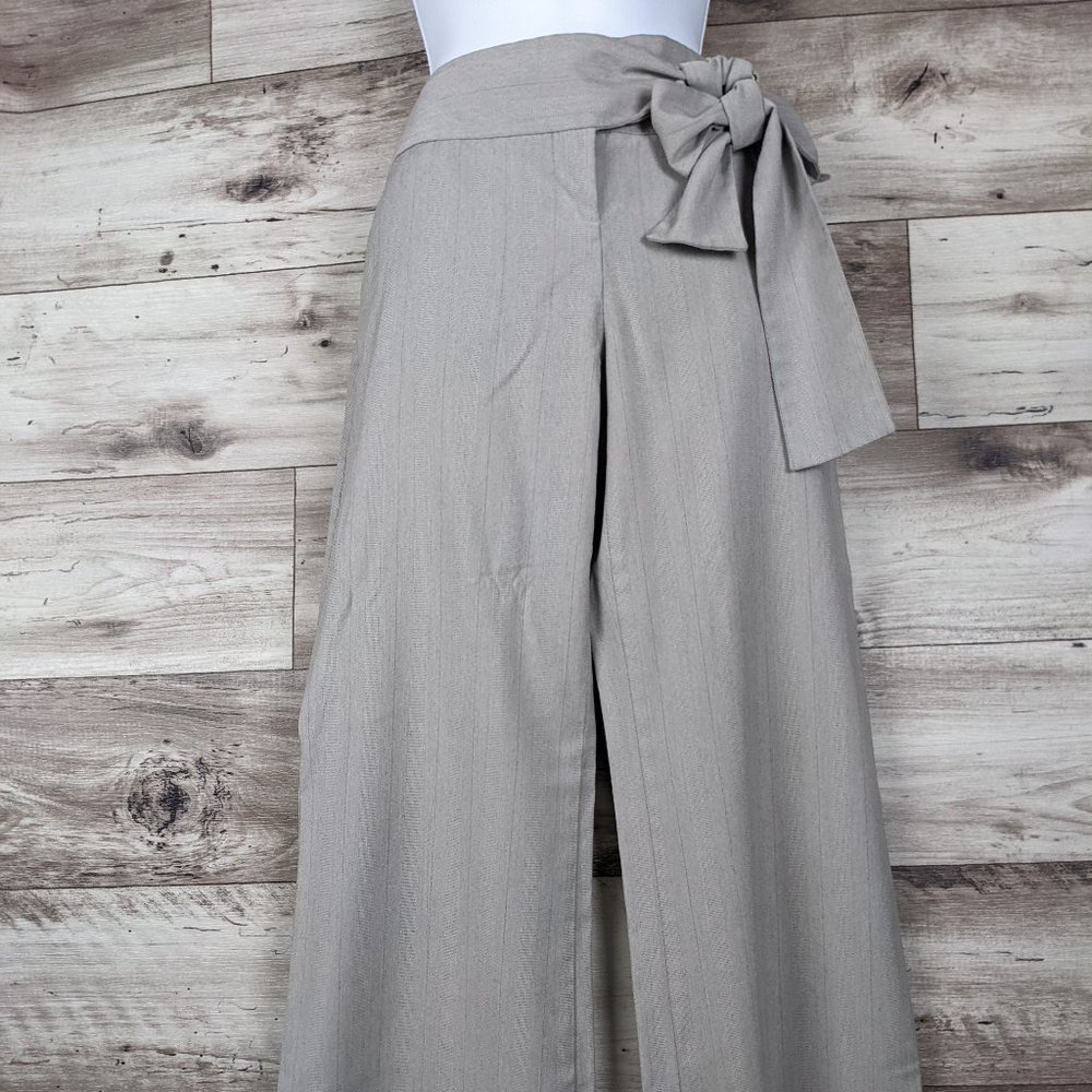 The‎ Limited* Women's Flat Front Boot Cut Dress Pants~ Size 4 (Light Gray)